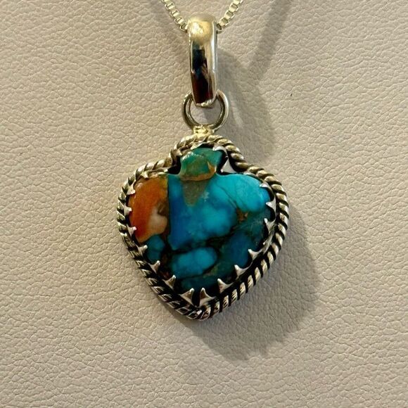 Spiny Copper Oyster Turquoise Spade Heart Pendant Necklace Sterling Silver - Picture 1 of 5